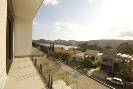 Casa de condomínio à venda com 370m², 4 quartos e 7 vagasSacada/Suíte 4