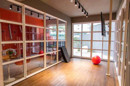 Apartamento à venda com 47m², 2 quartos e 1 vaga Apartamento à venda com 47m², 2 quartos e 1 vagaAcademia