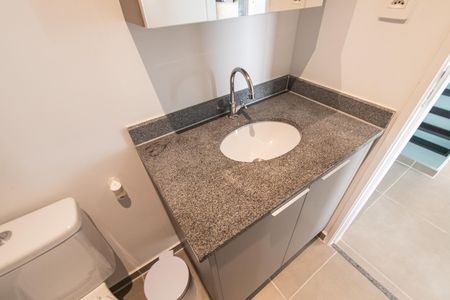 Apartamento à venda com 47m², 2 quartos e 1 vaga Apartamento à venda com 47m², 2 quartos e 1 vagaBanheiro