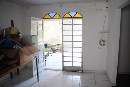 Casa à venda com 100m², 3 quartos e 2 vagasSala