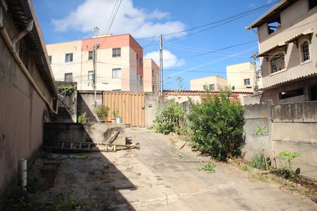 Casa à venda com 100m², 3 quartos e 2 vagasQuintal