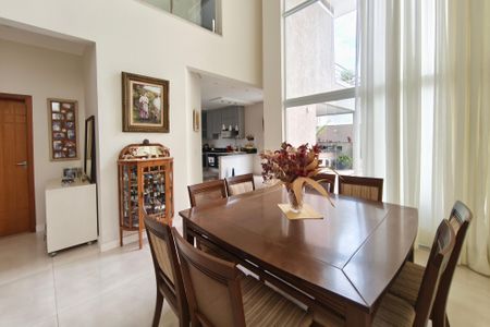 Casa de condomínio à venda com 280m², 3 quartos e 4 vagasSala de Jantar