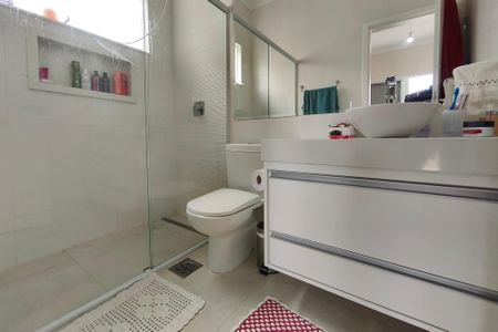 Casa de condomínio à venda com 280m², 3 quartos e 4 vagasBanheiro Suíte 1