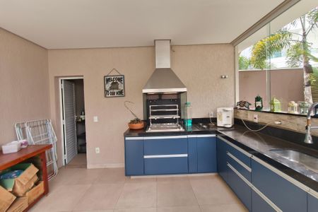 Casa de condomínio à venda com 280m², 3 quartos e 4 vagasÁrea gourmet