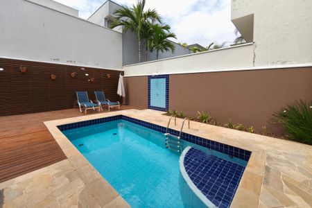 Casa de condomínio à venda com 280m², 3 quartos e 4 vagasQuintal - Piscina