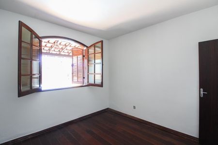 Casa à venda com 360m², 2 quartos e 3 vagas Casa à venda com 360m², 2 quartos e 3 vagasQuarto 2