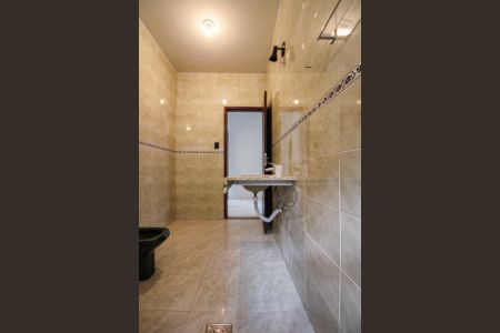 Casa à venda com 360m², 2 quartos e 3 vagas Casa à venda com 360m², 2 quartos e 3 vagasBanheiro Social