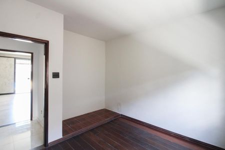 Casa à venda com 360m², 2 quartos e 3 vagas Casa à venda com 360m², 2 quartos e 3 vagasQuarto 1