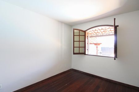 Casa à venda com 360m², 2 quartos e 3 vagas Casa à venda com 360m², 2 quartos e 3 vagasQuarto 2