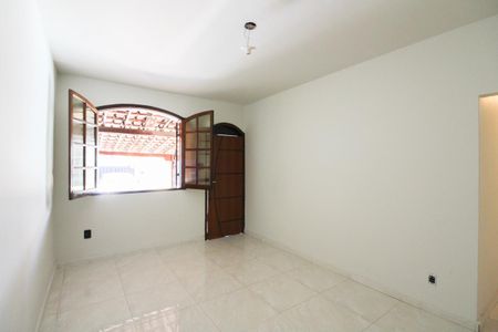 Casa à venda com 360m², 2 quartos e 3 vagas Casa à venda com 360m², 2 quartos e 3 vagasSala 1