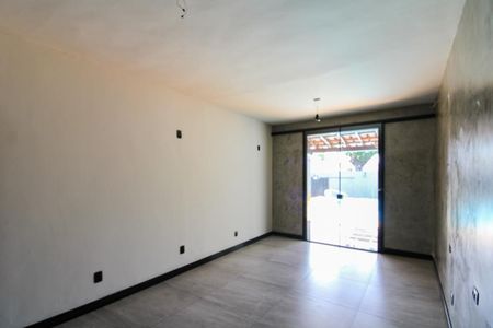 Casa à venda com 360m², 2 quartos e 3 vagas Casa à venda com 360m², 2 quartos e 3 vagasSala 2