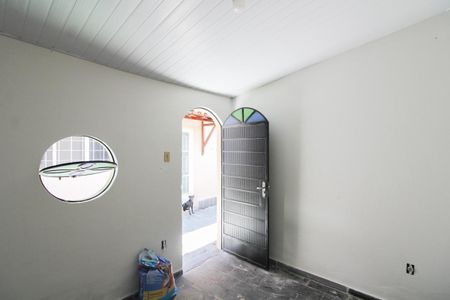 Casa à venda com 360m², 2 quartos e 3 vagas Casa à venda com 360m², 2 quartos e 3 vagasEdícula