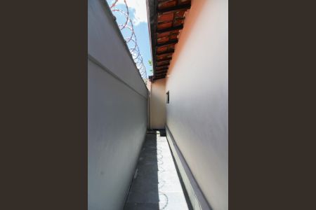 Casa à venda com 360m², 2 quartos e 3 vagas Casa à venda com 360m², 2 quartos e 3 vagasCorredor