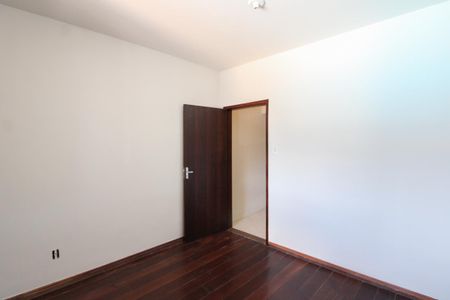 Casa à venda com 360m², 2 quartos e 3 vagas Casa à venda com 360m², 2 quartos e 3 vagasQuarto 2