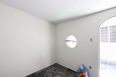 Casa à venda com 360m², 2 quartos e 3 vagas Casa à venda com 360m², 2 quartos e 3 vagasEdícula