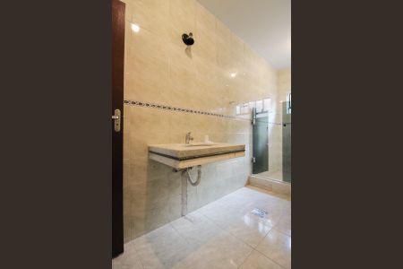 Casa à venda com 360m², 2 quartos e 3 vagas Casa à venda com 360m², 2 quartos e 3 vagasBanheiro Social