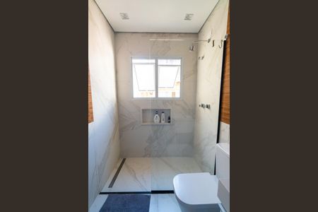 Casa à venda com 122m², 2 quartos e 1 vaga Casa à venda com 122m², 2 quartos e 1 vagaBanheiro Detalhe