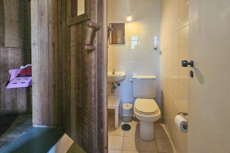 Apartamento para alugar com 240m², 2 quartos e 3 vagasBanheiro da Área de Serviço