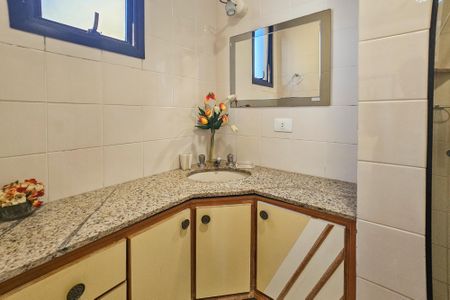 Apartamento para alugar com 240m², 2 quartos e 3 vagasBanheiro da Suíte