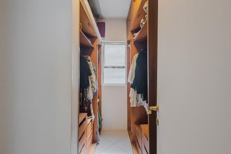 Apartamento à venda com 110m², 2 quartos e 1 vagaCloset da suíte