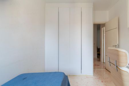 Apartamento à venda com 75m², 3 quartos e 2 vagasQuarto 2