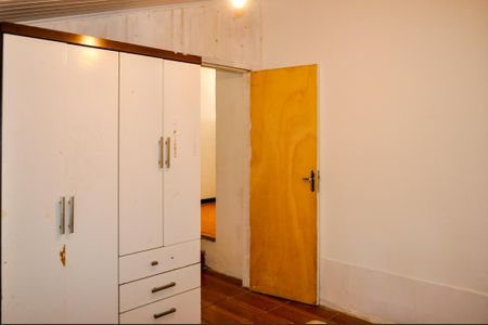 Casa à venda com 90m², 4 quartos e 6 vagasCasa 2 - Quarto 1