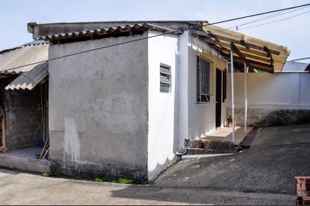 Casa à venda com 90m², 4 quartos e 6 vagasAcesso a Casa 2