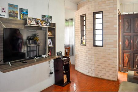 Casa à venda com 90m², 4 quartos e 6 vagasSala