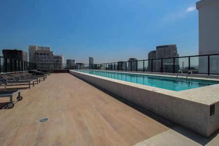 Studio à venda com 31m², 1 quarto e sem vaga Studio à venda com 31m², 1 quarto e sem vagaÁrea comum - Piscina