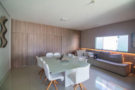 Casa à venda com 525m², 2 quartos e 10 vagasSala de Jantar