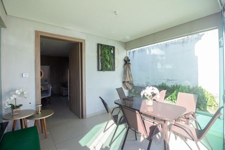 Casa à venda com 525m², 2 quartos e 10 vagasSala 2