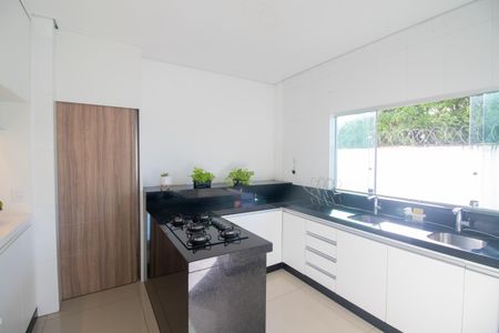 Casa à venda com 525m², 2 quartos e 10 vagasCozinha