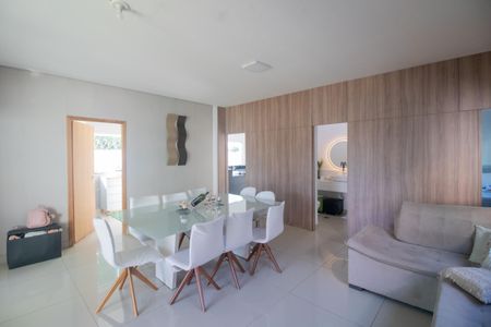 Casa à venda com 525m², 2 quartos e 10 vagasSala de Jantar