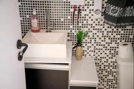 Apartamento à venda com 56m², 2 quartos e 1 vagaBanheiro Social