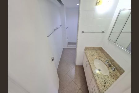 Apartamento à venda com 118m², 3 quartos e 2 vagasBanheiro da suíte