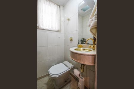 Apartamento à venda com 162m², 3 quartos e 2 vagas Apartamento à venda com 162m², 3 quartos e 2 vagasLavabo