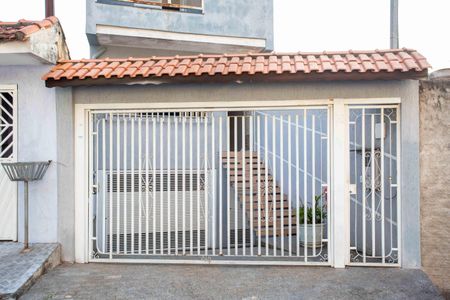 Casa à venda com 152m², 3 quartos e 2 vagasFachada