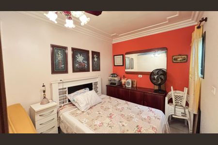 Casa à venda com 128m², 4 quartos e 4 vagas Casa à venda com 128m², 4 quartos e 4 vagasQuarto