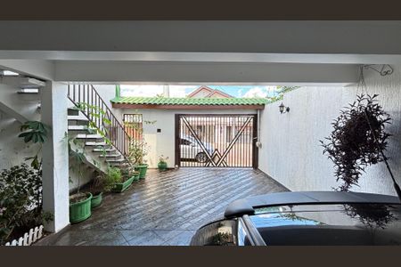 Casa à venda com 128m², 4 quartos e 4 vagas Casa à venda com 128m², 4 quartos e 4 vagasGaragem