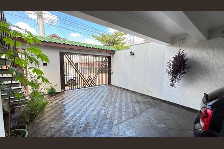 Casa à venda com 128m², 4 quartos e 4 vagas Casa à venda com 128m², 4 quartos e 4 vagasGaragem