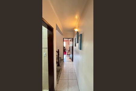 Casa à venda com 128m², 4 quartos e 4 vagas Casa à venda com 128m², 4 quartos e 4 vagasCorredor