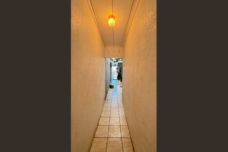 Casa à venda com 128m², 4 quartos e 4 vagas Casa à venda com 128m², 4 quartos e 4 vagasCorredor