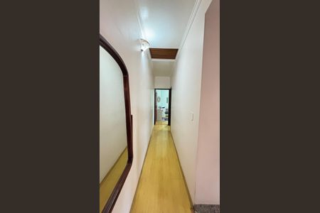 Casa à venda com 128m², 4 quartos e 4 vagas Casa à venda com 128m², 4 quartos e 4 vagasCorredor