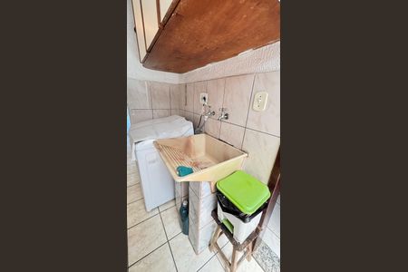 Casa à venda com 128m², 4 quartos e 4 vagas Casa à venda com 128m², 4 quartos e 4 vagasÁrea de Serviço