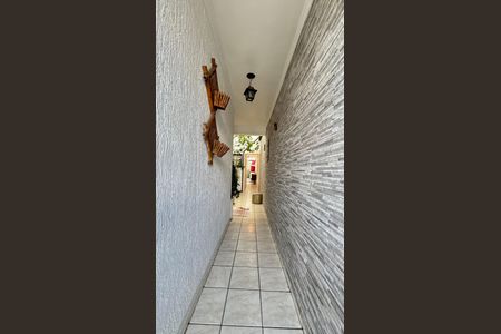 Casa à venda com 128m², 4 quartos e 4 vagas Casa à venda com 128m², 4 quartos e 4 vagasCorredor