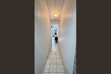 Casa à venda com 128m², 4 quartos e 4 vagas Casa à venda com 128m², 4 quartos e 4 vagasCorredor