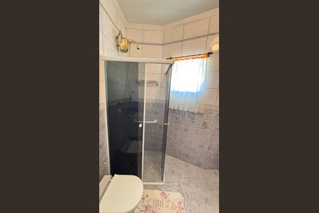 Casa à venda com 128m², 4 quartos e 4 vagas Casa à venda com 128m², 4 quartos e 4 vagasBanheiro da Suíte 1