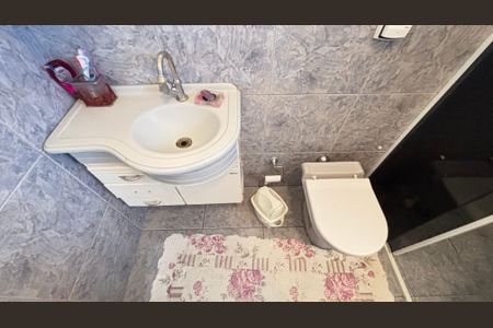 Casa à venda com 128m², 4 quartos e 4 vagas Casa à venda com 128m², 4 quartos e 4 vagasBanheiro da Suíte 1