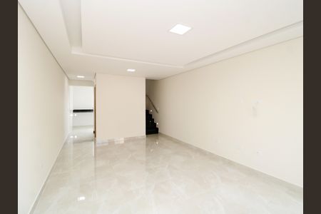 Casa à venda com 150m², 3 quartos e 3 vagasSala