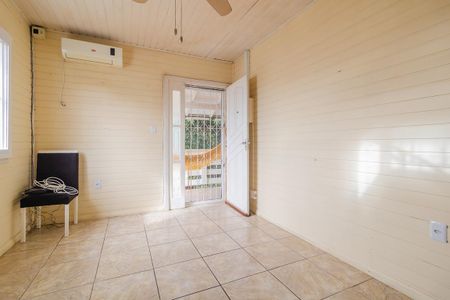 Casa à venda com 249m², 6 quartos e 2 vagas Casa à venda com 249m², 6 quartos e 2 vagasSala